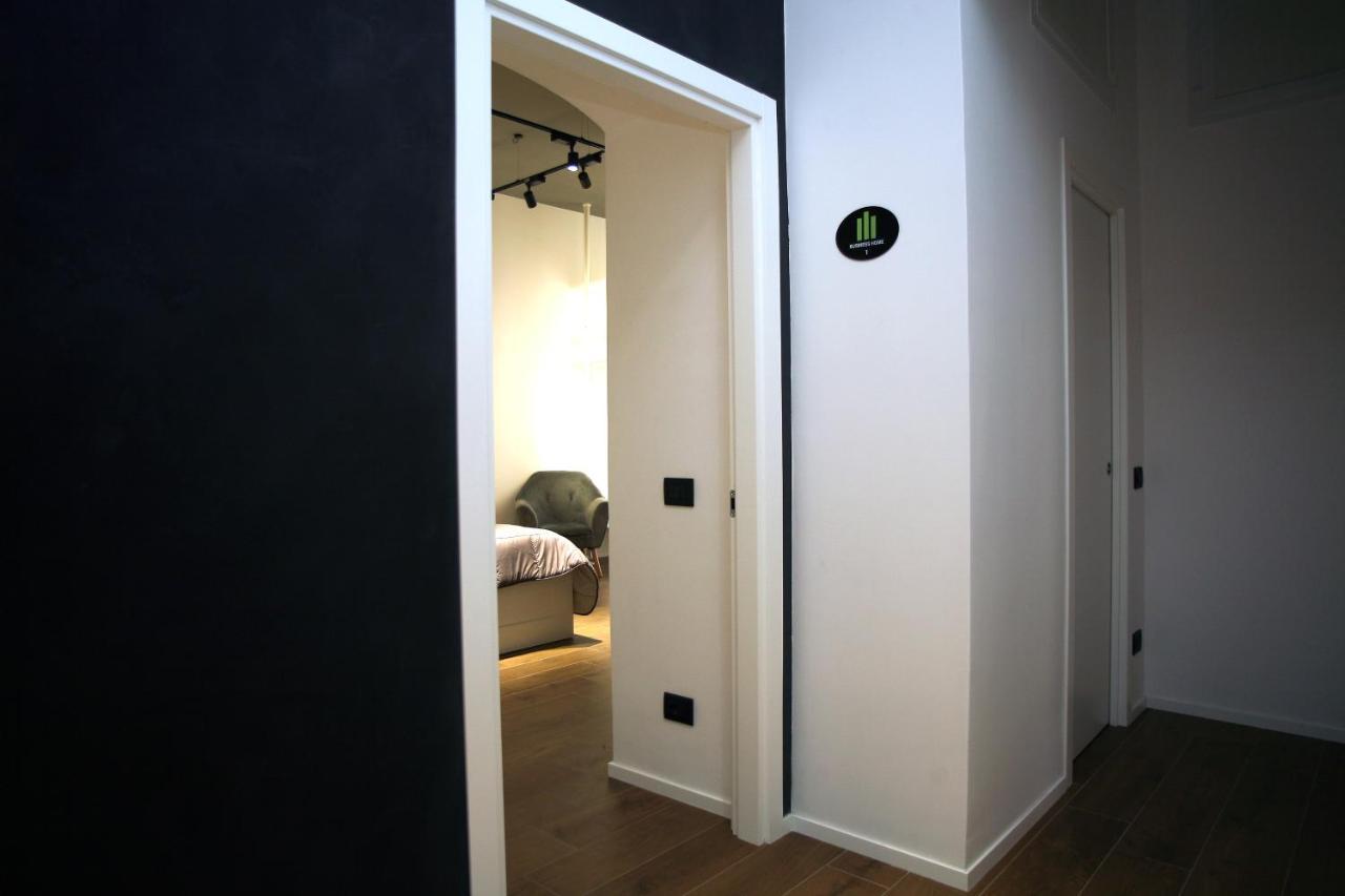 Business Home Via Isonzo B&B Foggia Luaran gambar