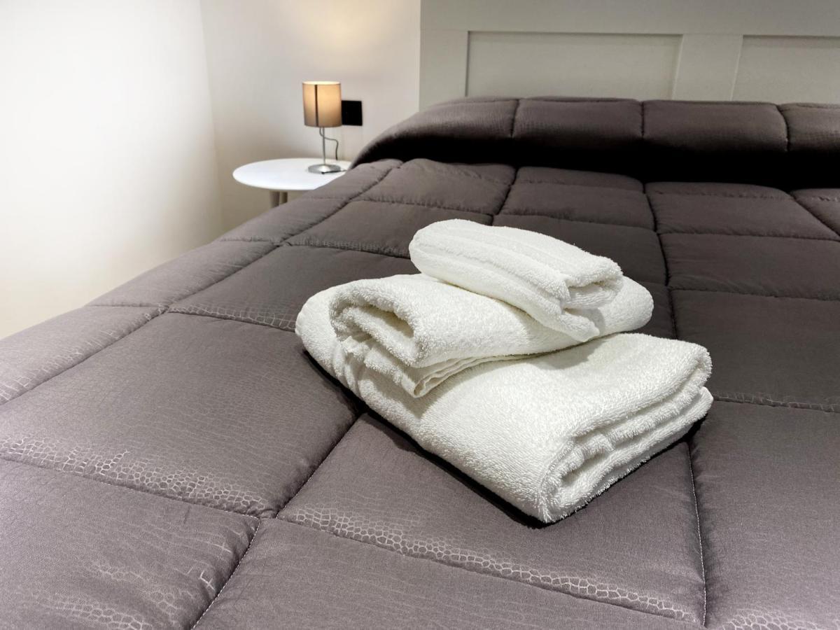 Business Home Via Isonzo B&B Foggia Luaran gambar